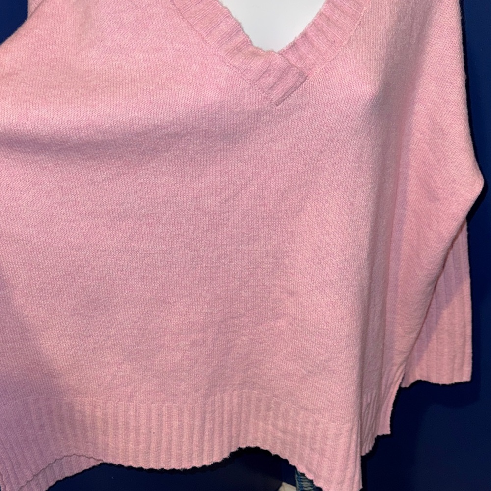 DIP- NWT Pink Oversized V-Neck Sweater Size Large - Picture 10 of 15